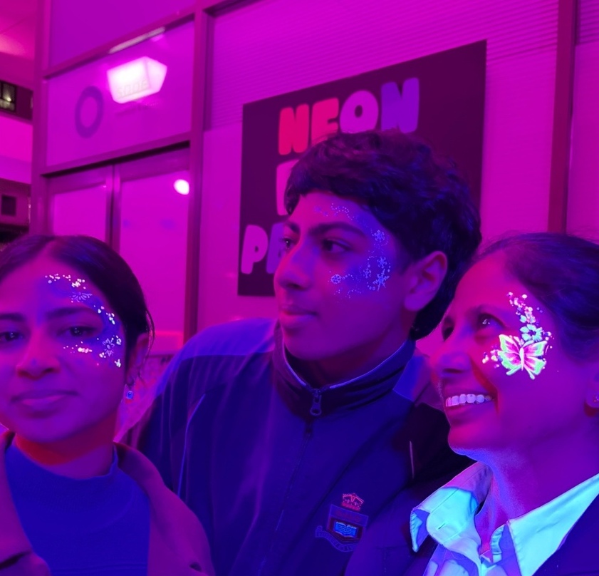 UV and neon face painting design